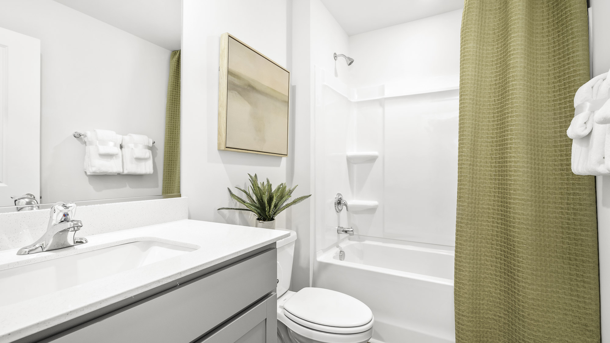 secondary bedroom tub shower