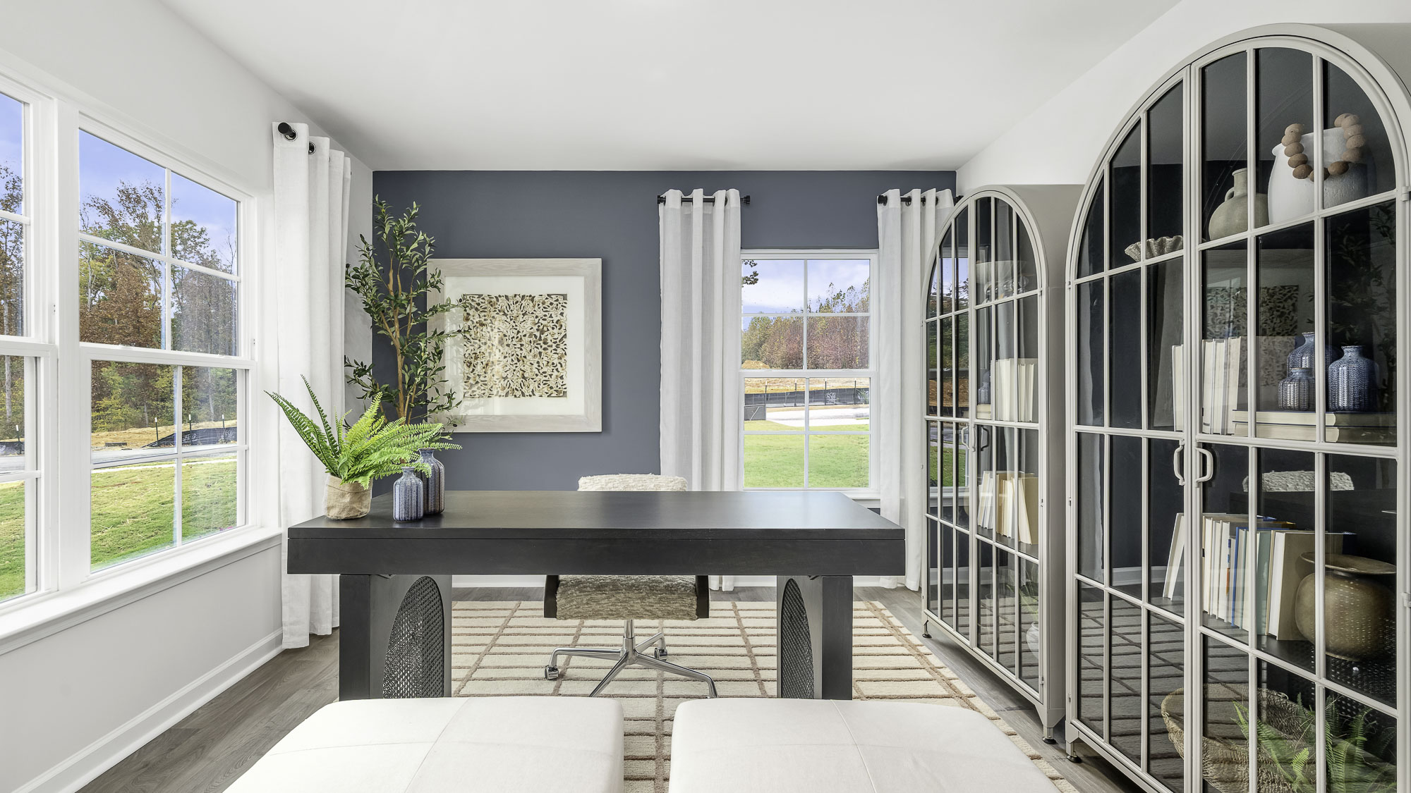 flex room with window