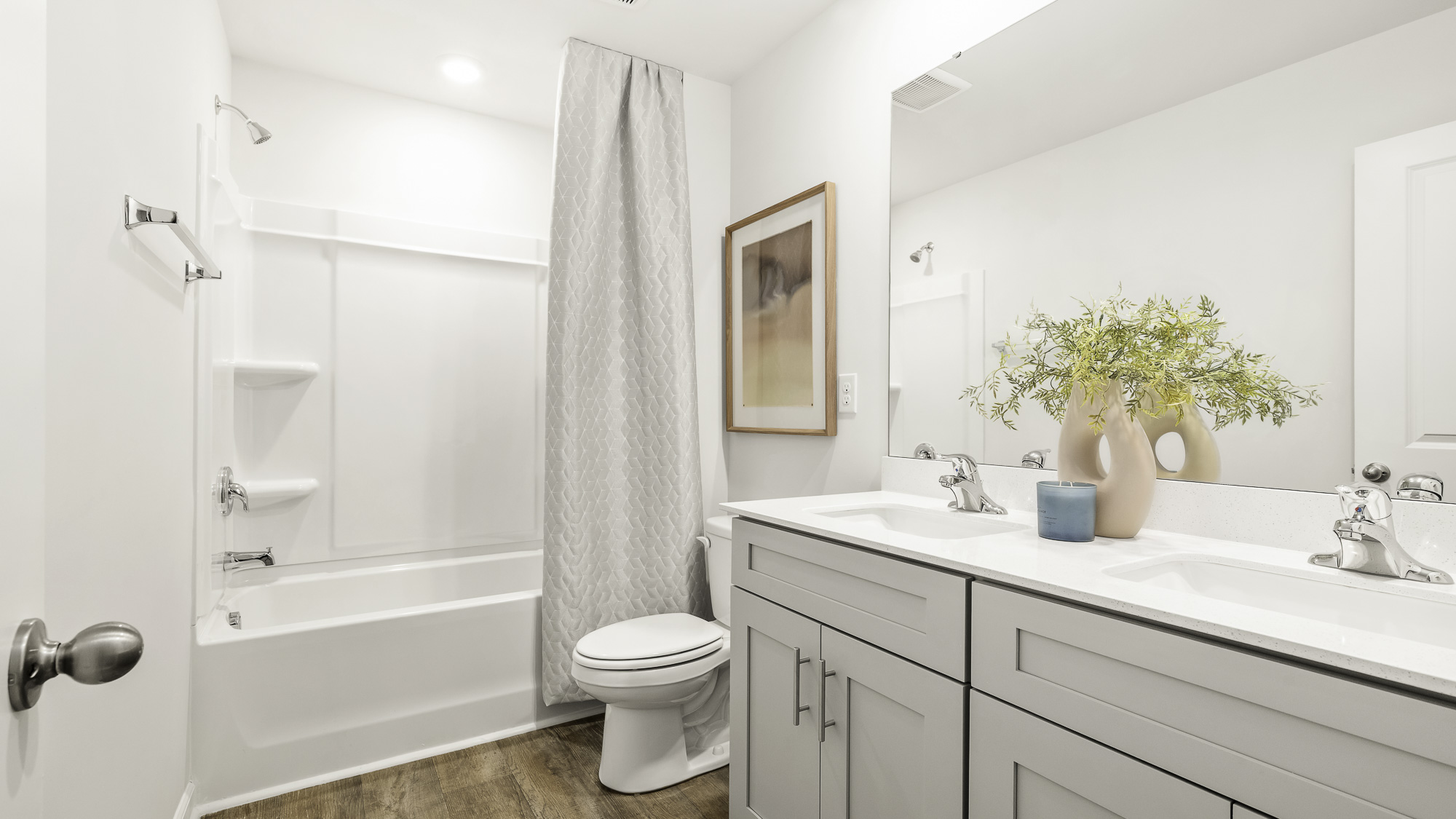secondary bathroom