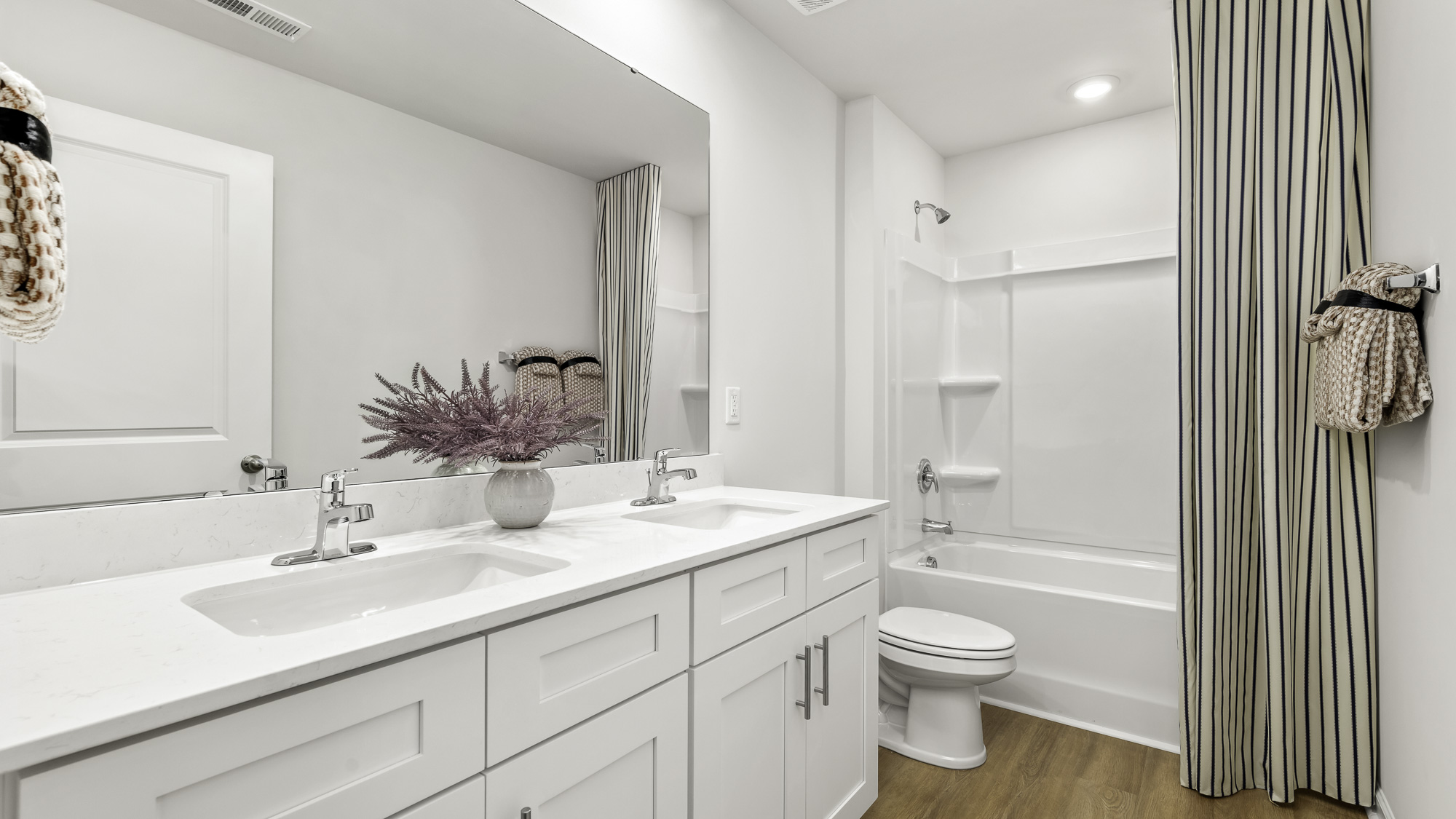 secondary bathroom