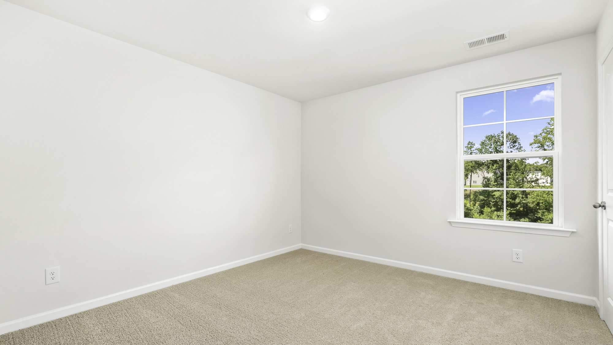 bedroom with one window