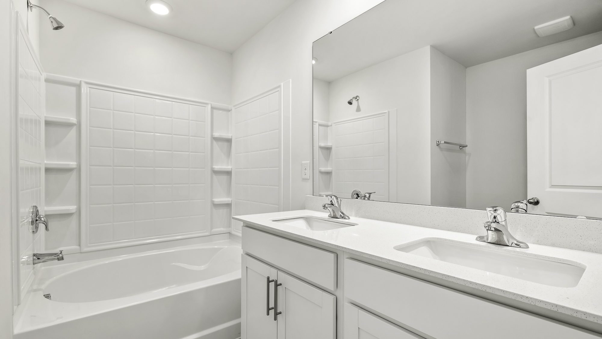 secondary en suite bathroom