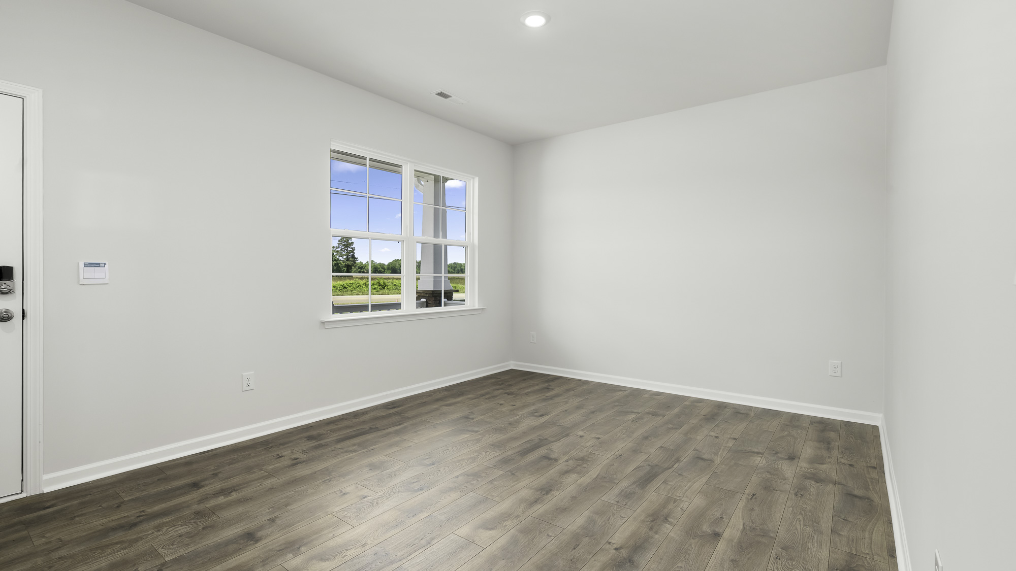 study with vinyl flooring