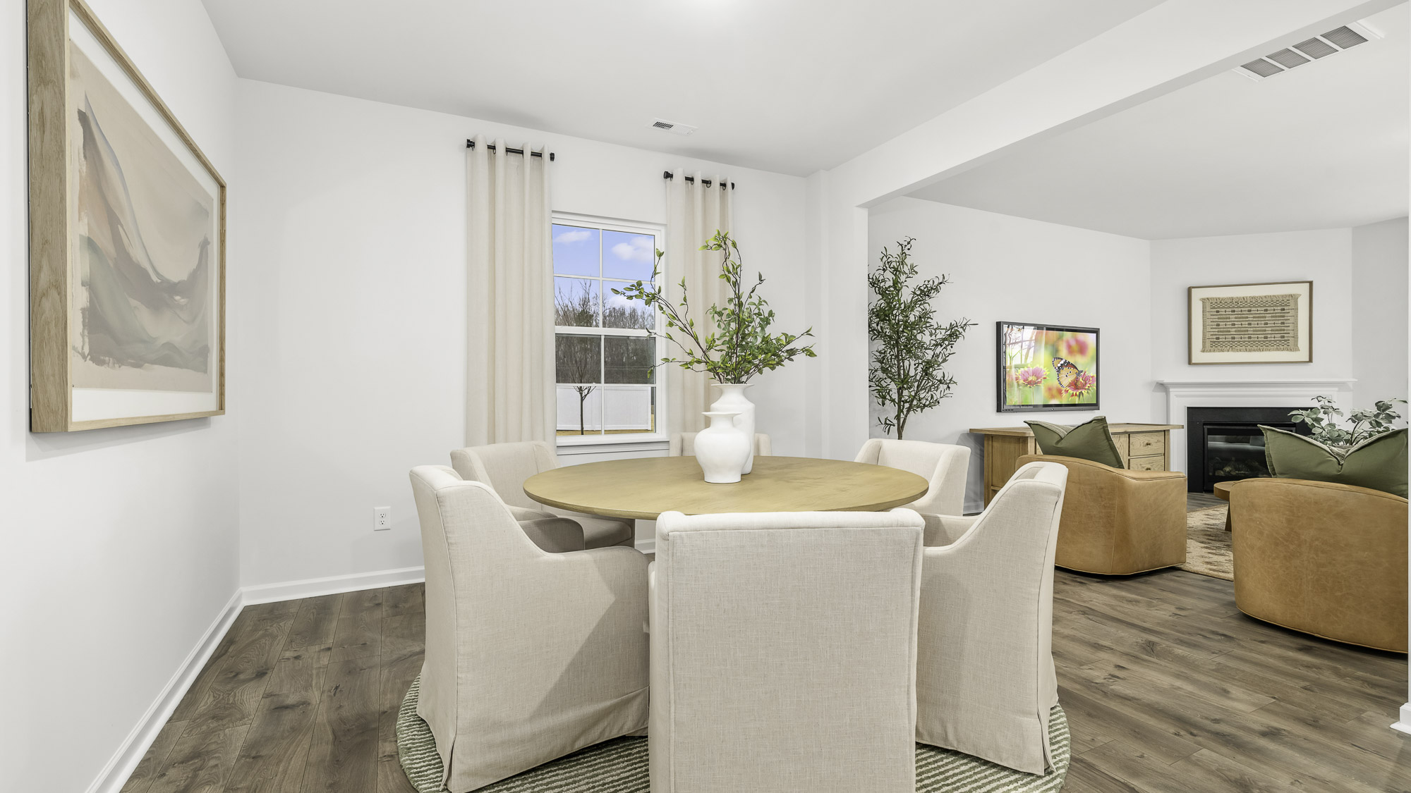 breakfast nook off living room