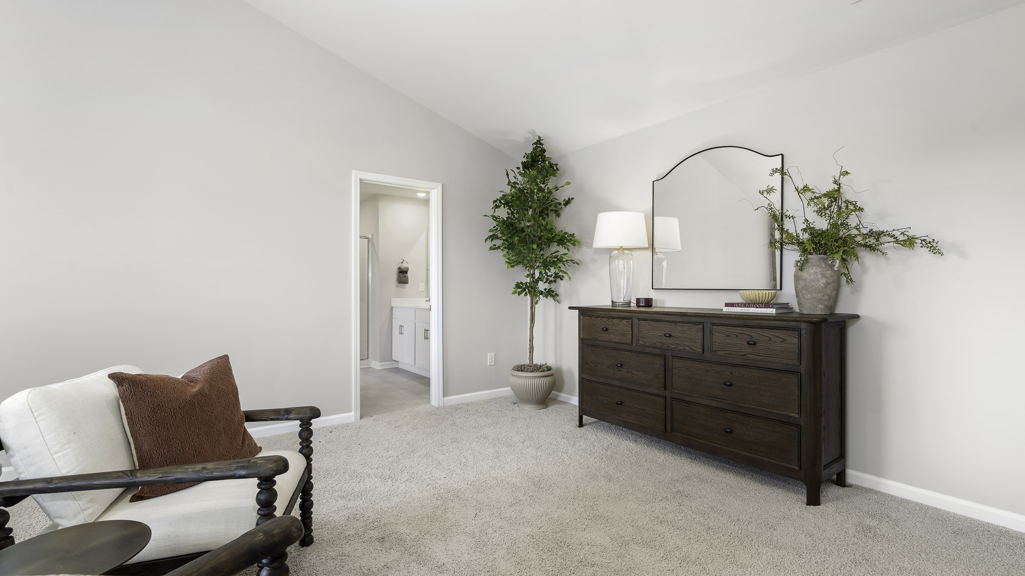 primary bedroom with en suite bathroom