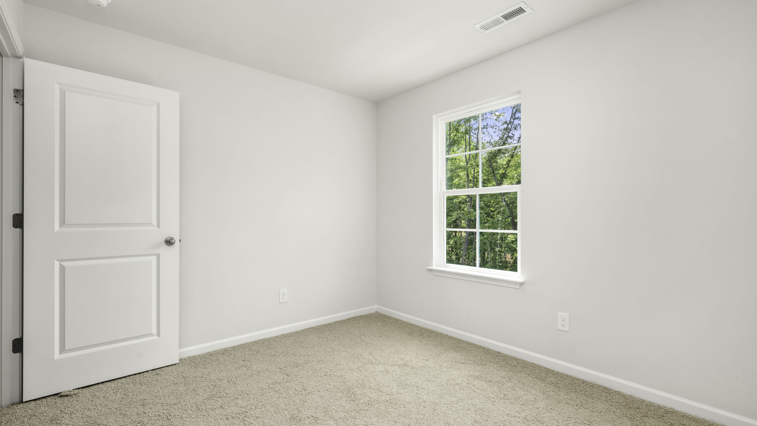 bedroom with carpet