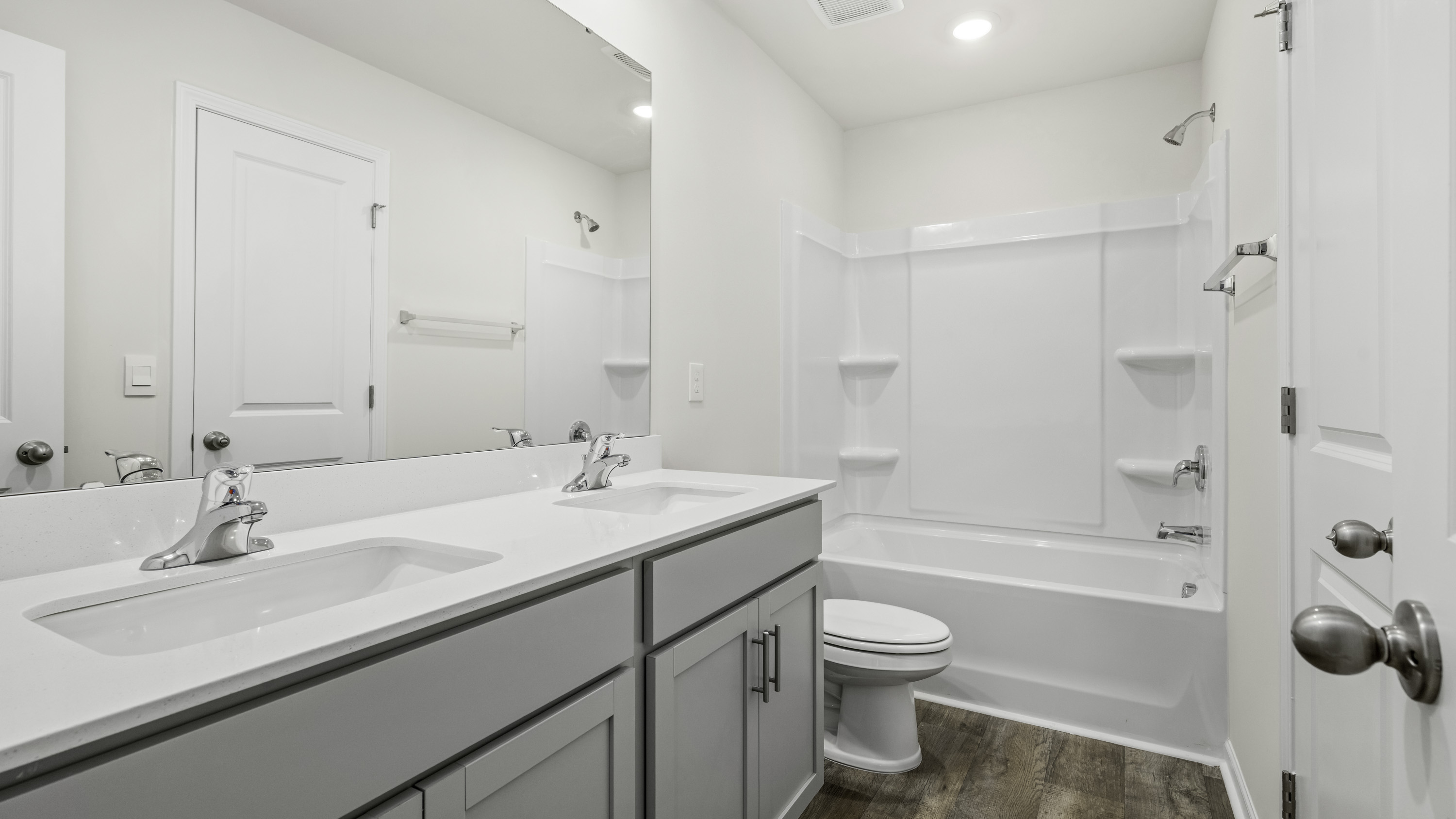 secondary bathroom