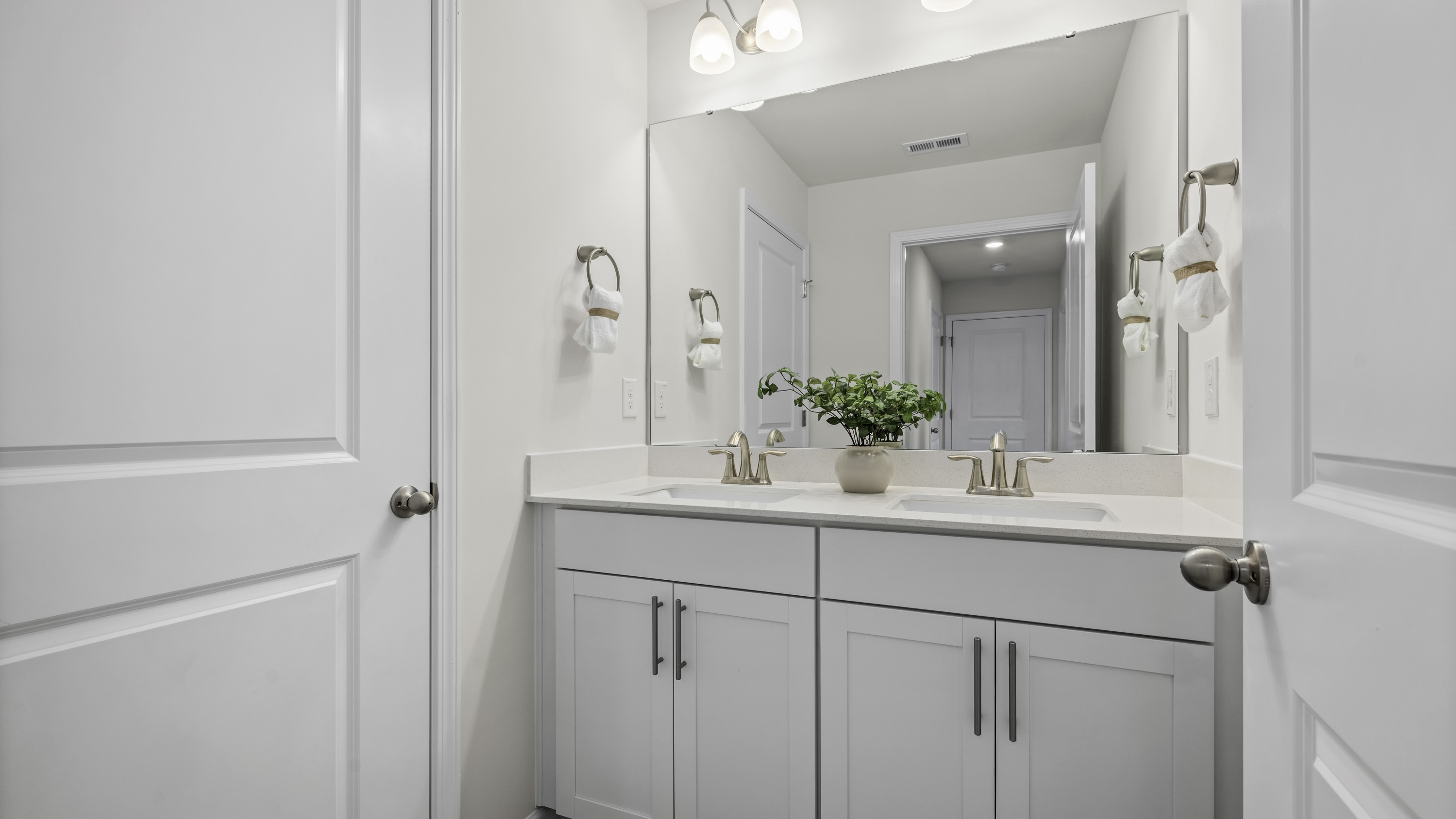 dual sinks in bathroom