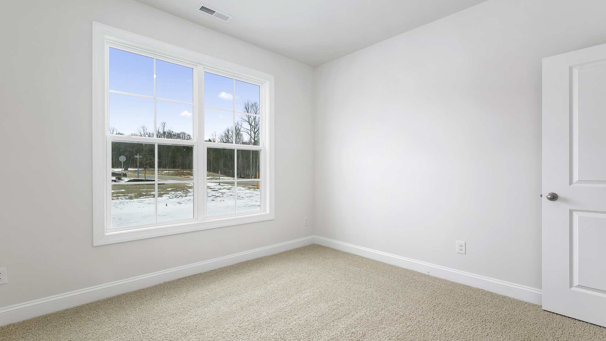 bedroom with carpet
