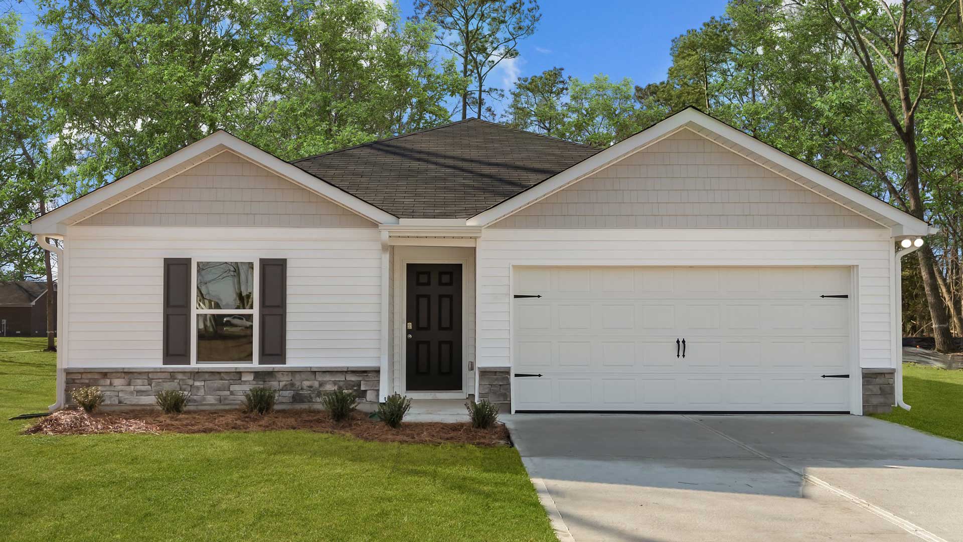 Ranch home with vinyl siding
