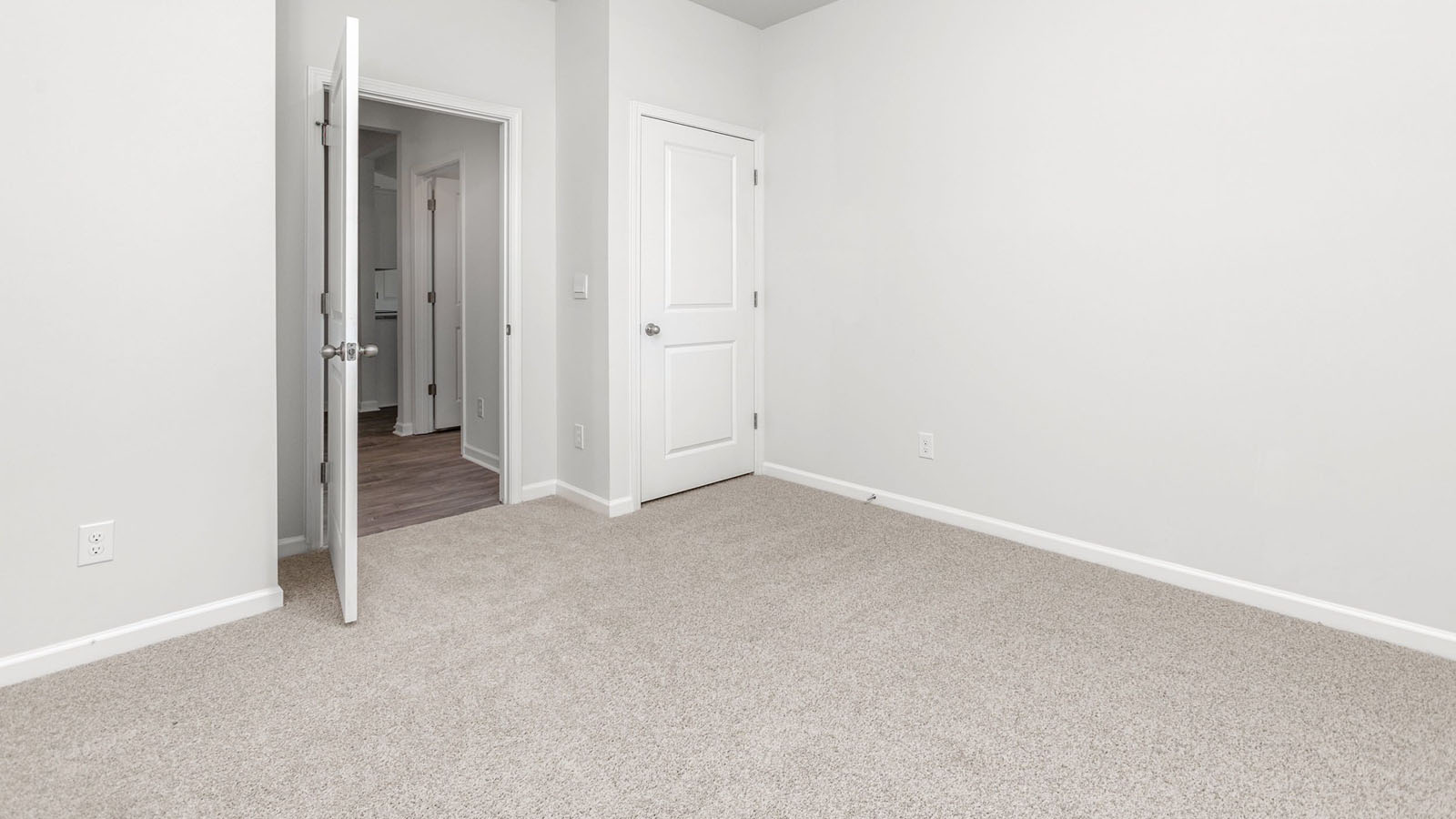 bedroom with carpet