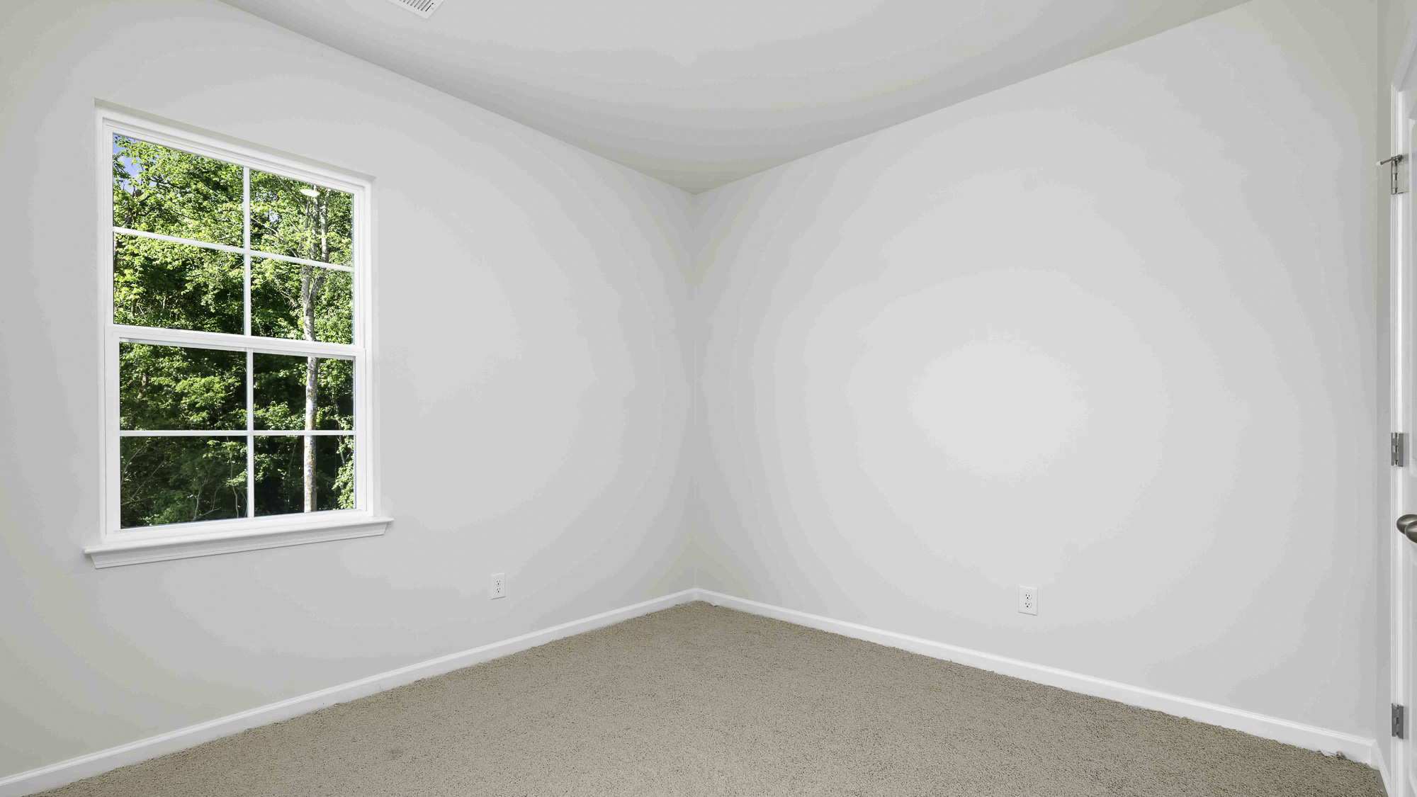 secondary bedroom with window