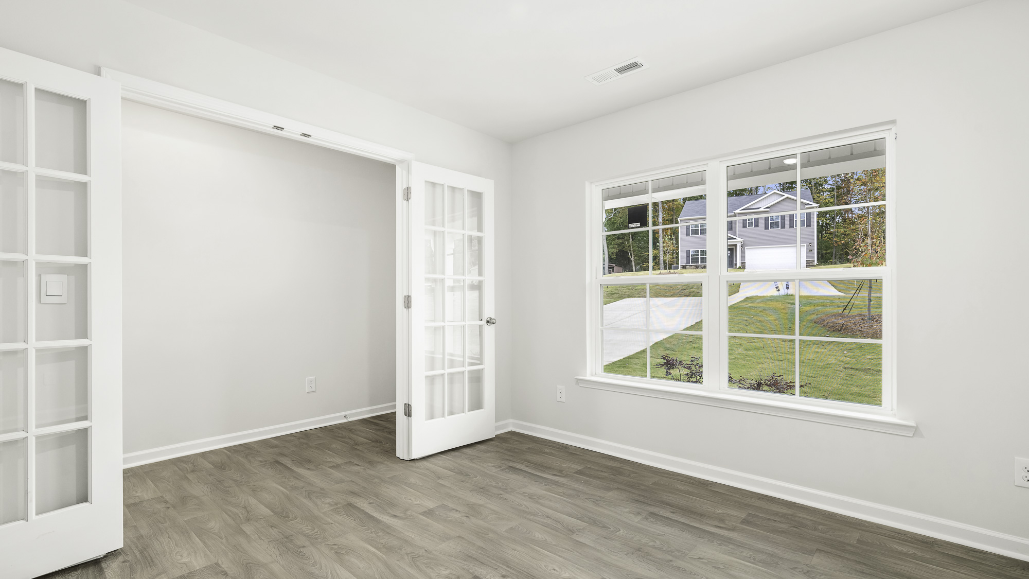 office with french doorss