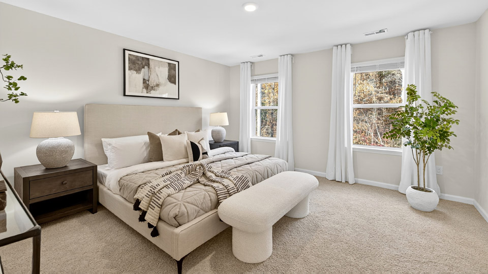 bedroom with carpet flooring