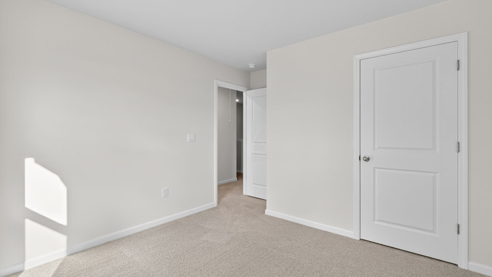 bedroom with carpet flooring