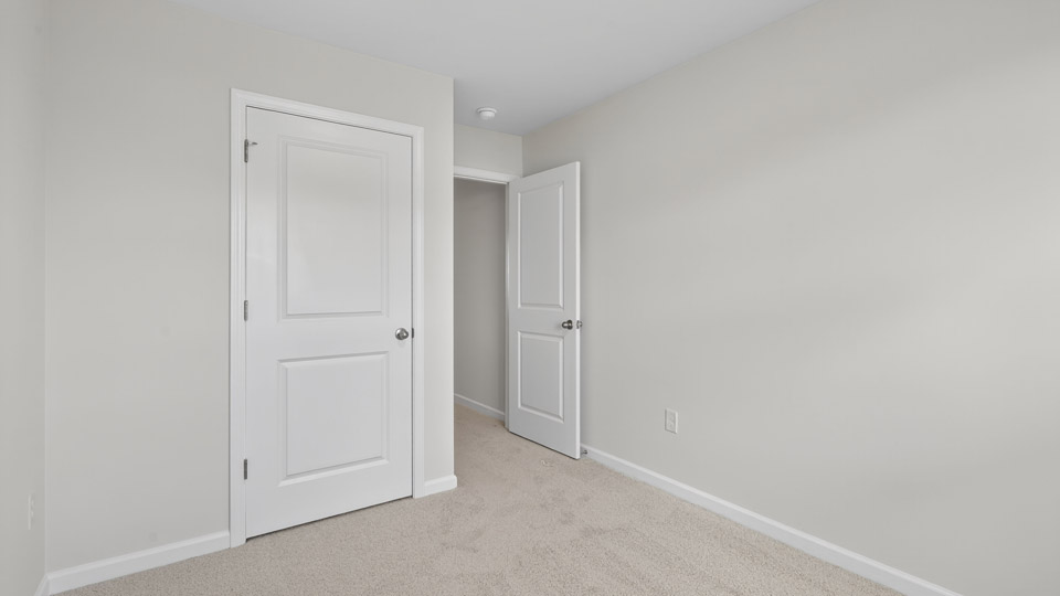bedroom with carpet flooring