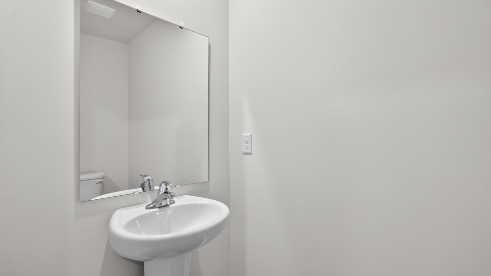 powder room with pedestal sink