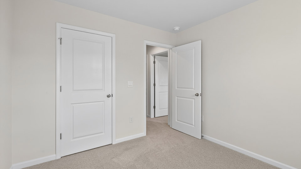bedroom with carpet flooring