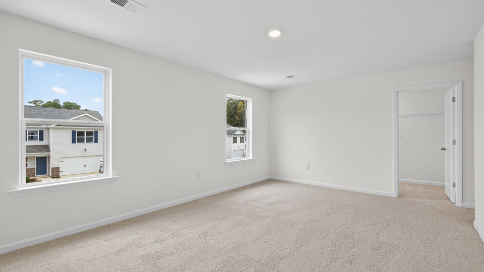 bedroom with carpet flooring