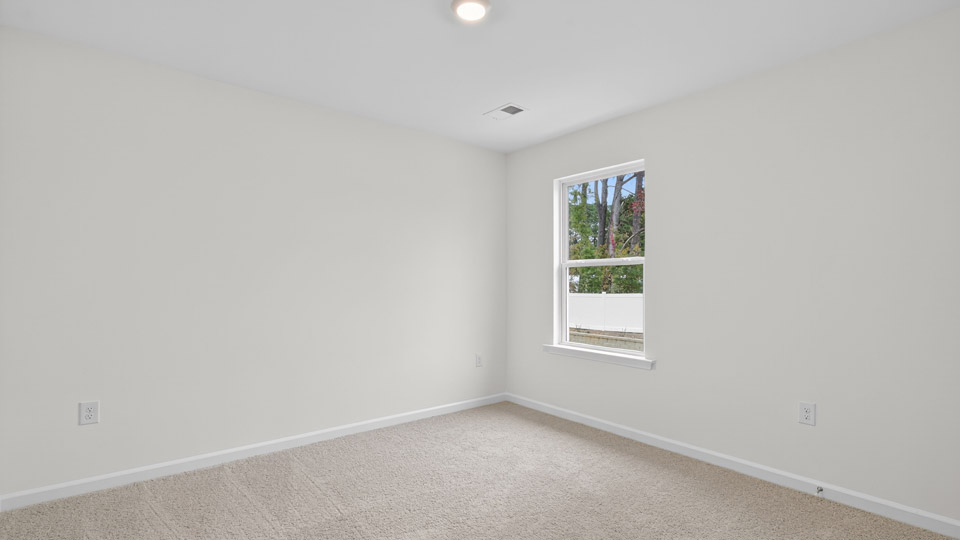 bedroom with carpet flooring
