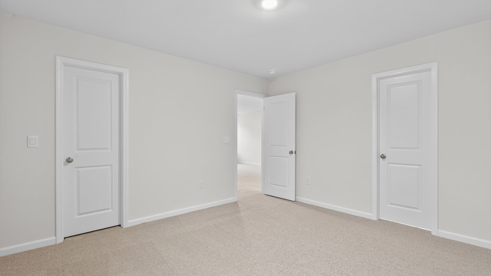 bedroom with carpet flooring