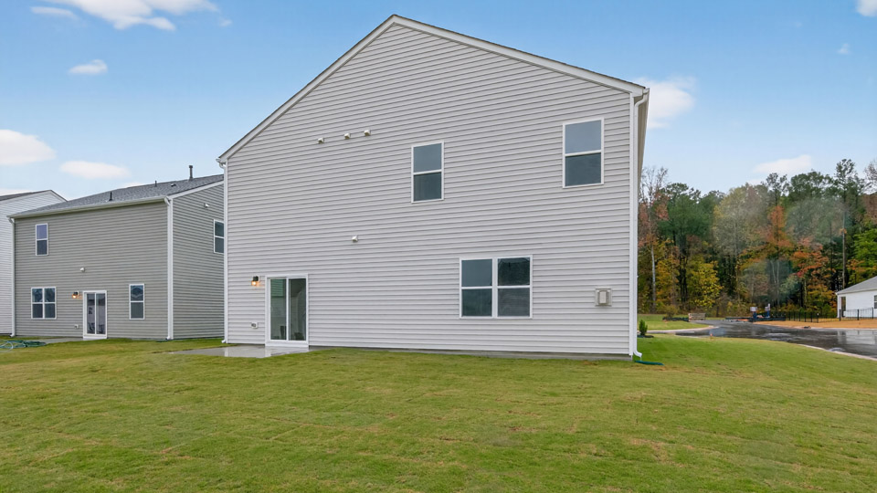 wilmington backyard with uncovered concrete patio