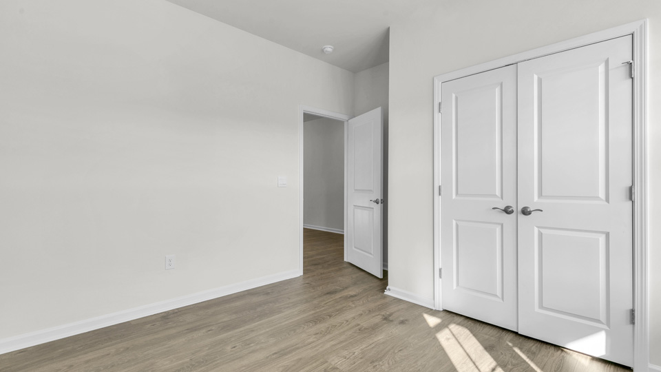 bedroom with carpet flooring
