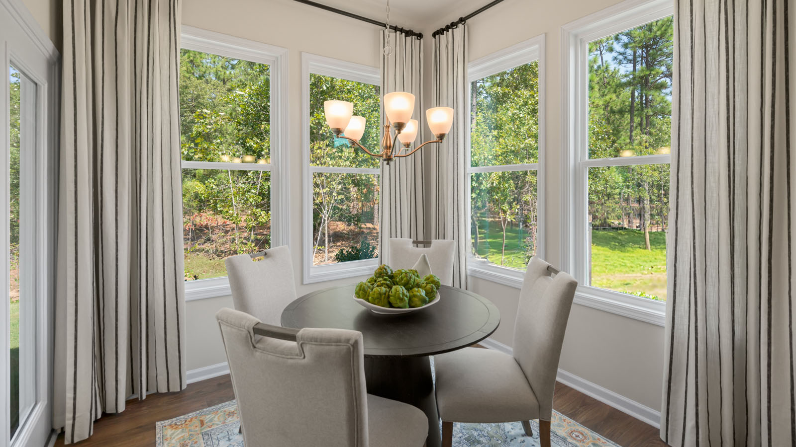 breakfast area with lots of natural lighting