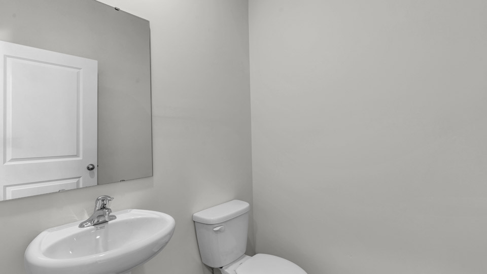 powder room with pedestal sink