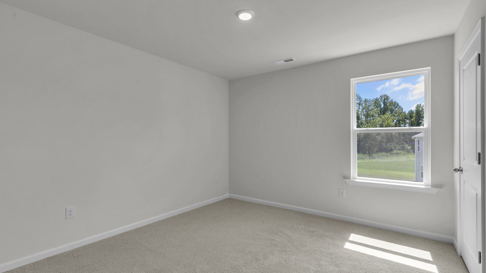 bedroom with carpet flooring