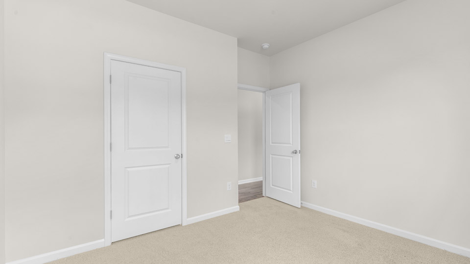 bedroom with carpet