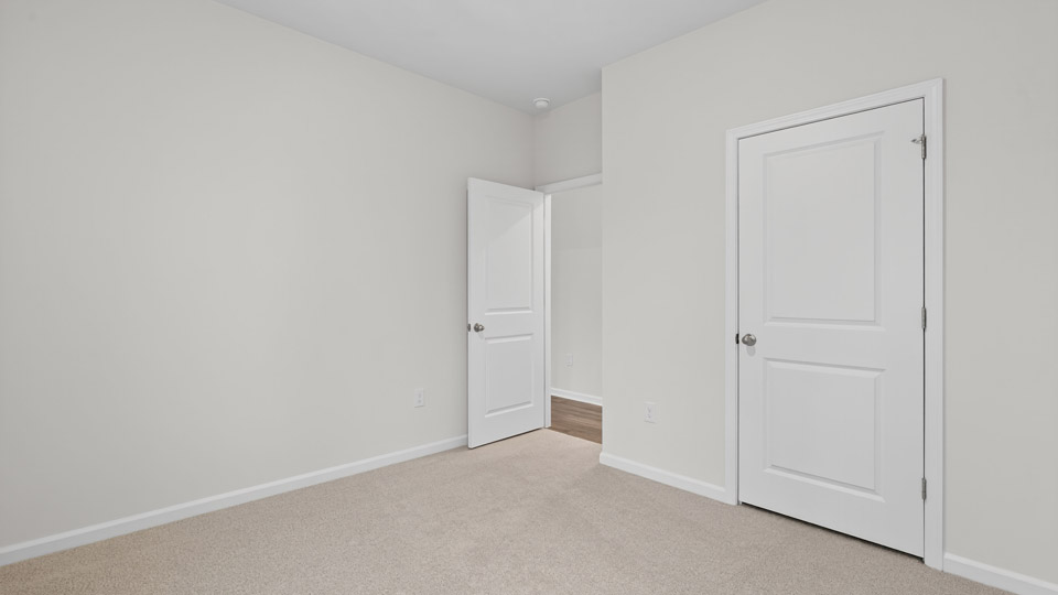 bedroom with carpet flooring