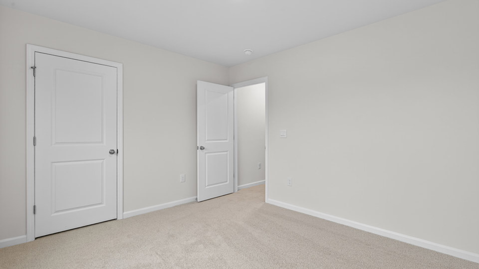 bedroom with carpet flooring