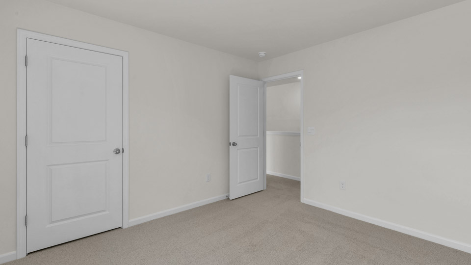 bedroom with carpet flooring
