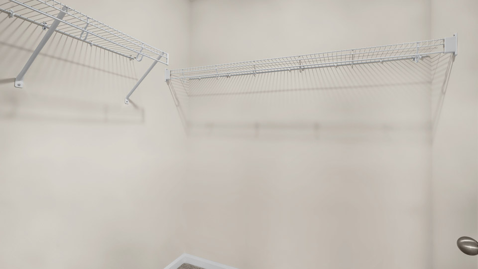 walk-in closet with wire shelving