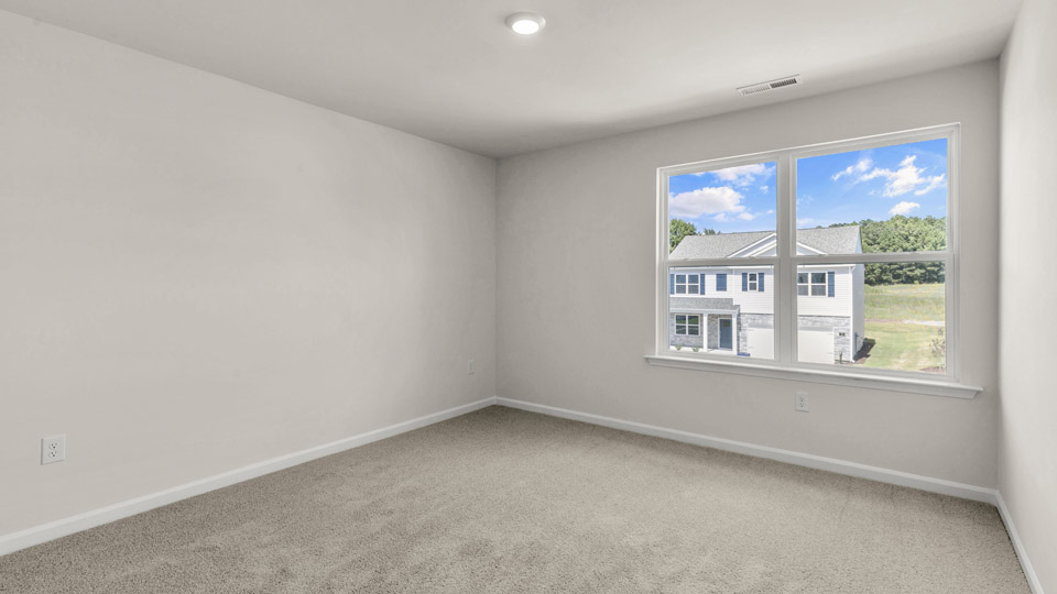 bedroom with carpet flooring