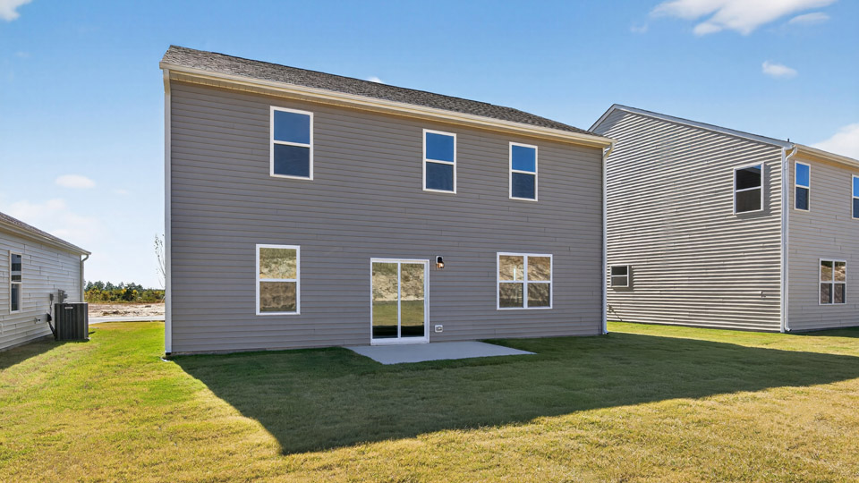 bakcyard with concrete patio