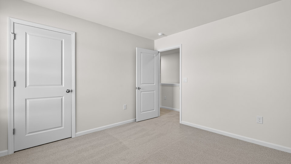 bedroom with carpet flooring