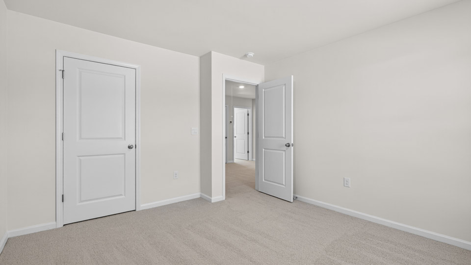 bedroom with carpet flooring