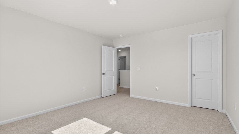 bedroom with carpet flooring