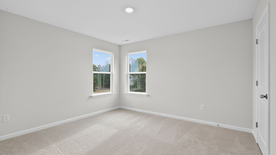 bedroom with carpet flooring