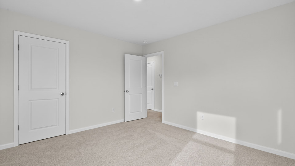 bedroom with carpet flooring