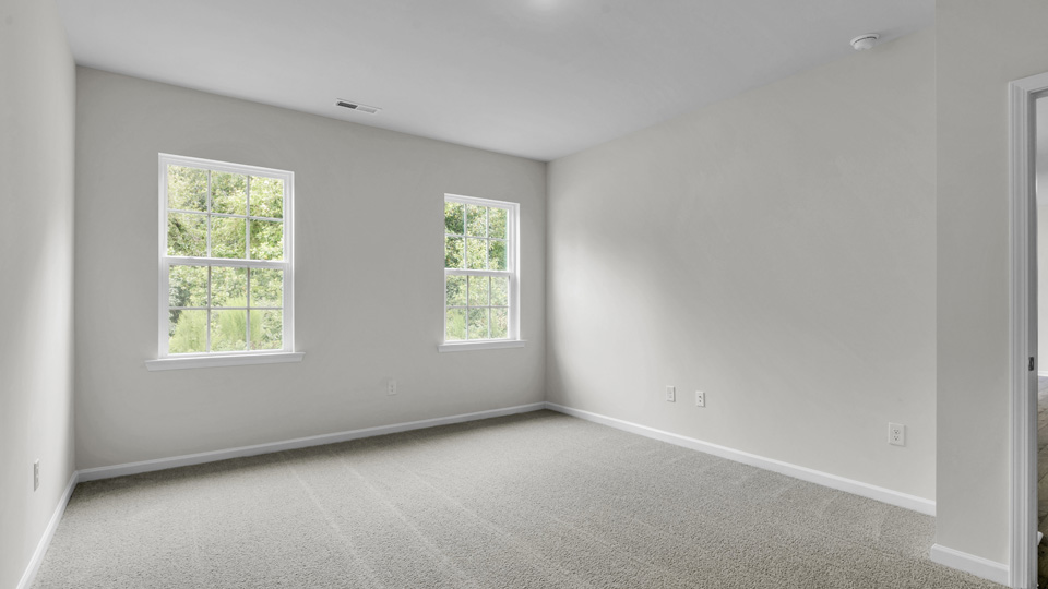 Bedroom with carpet