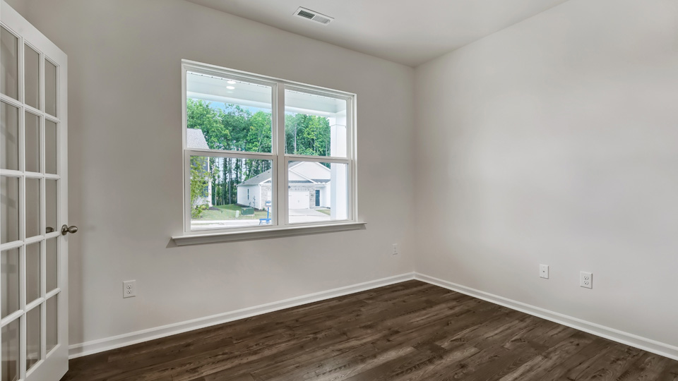 Foyer area with flex room