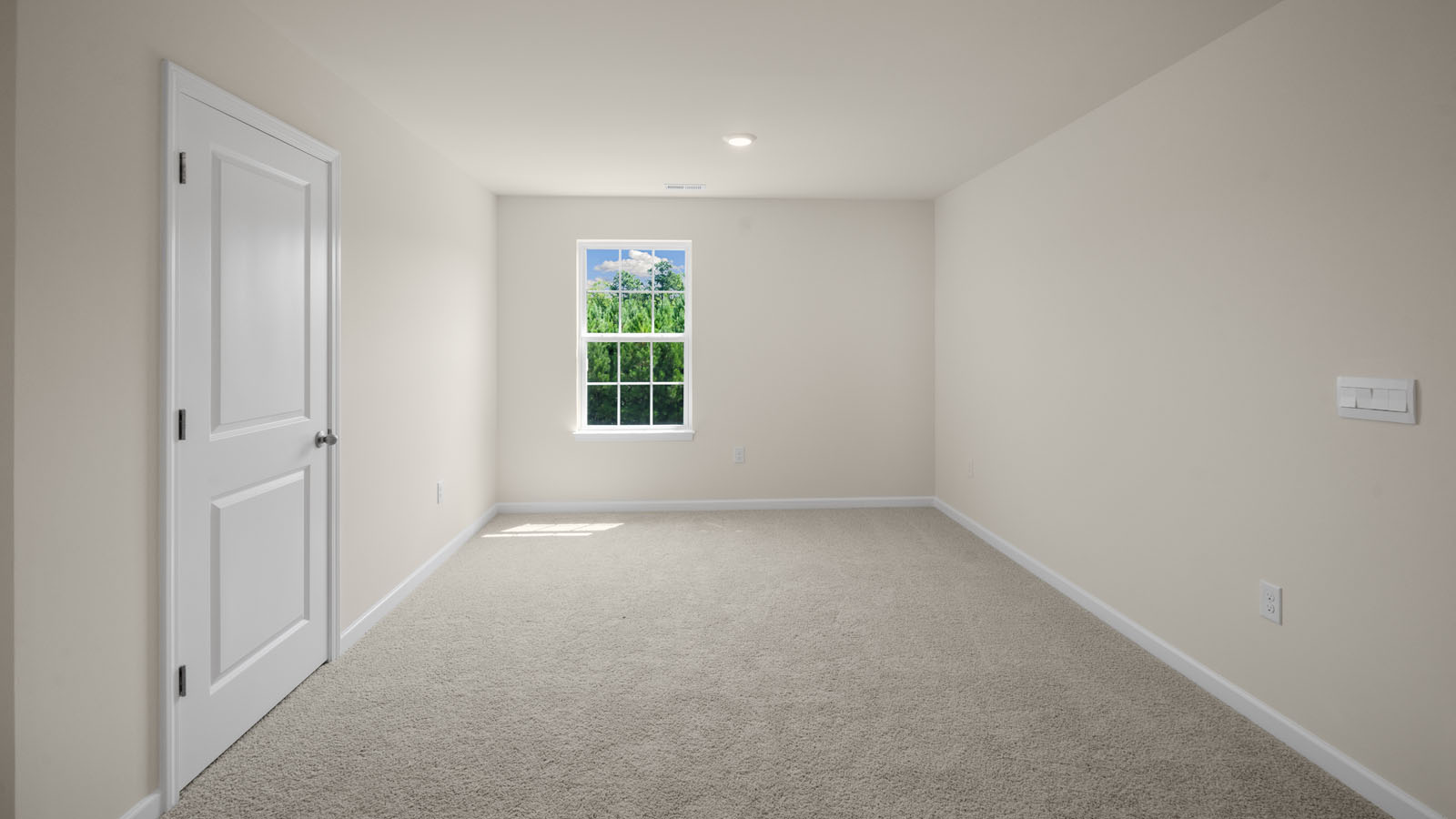 Loft area with carpet