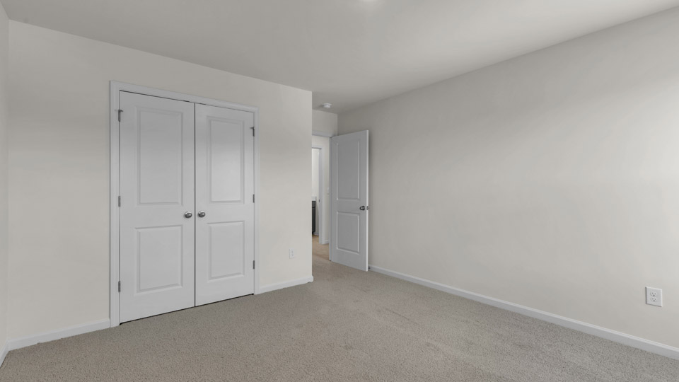 bedroom with carpet flooring