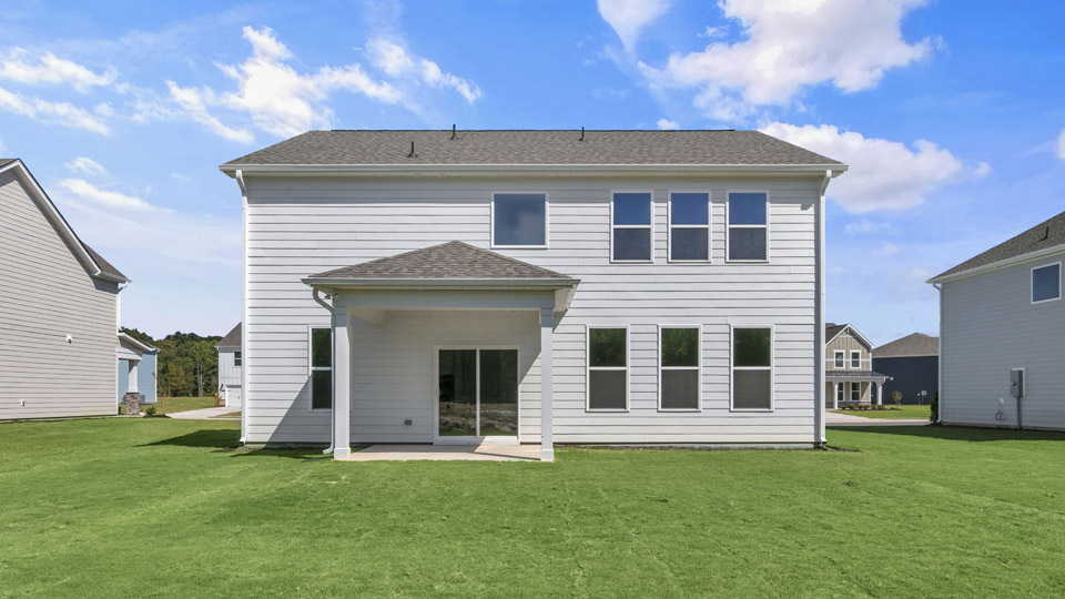 edisto backyard and covered patio