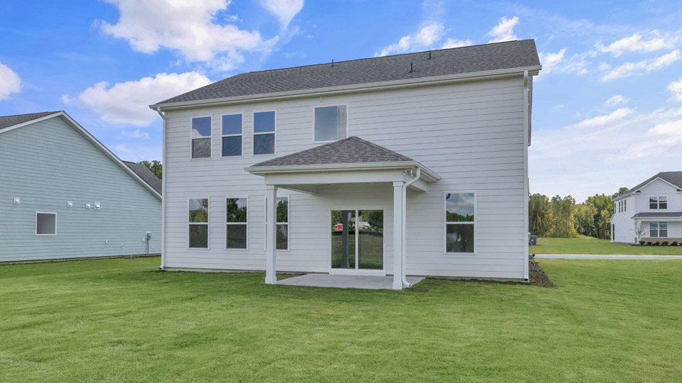 edisto backyard and covered patio