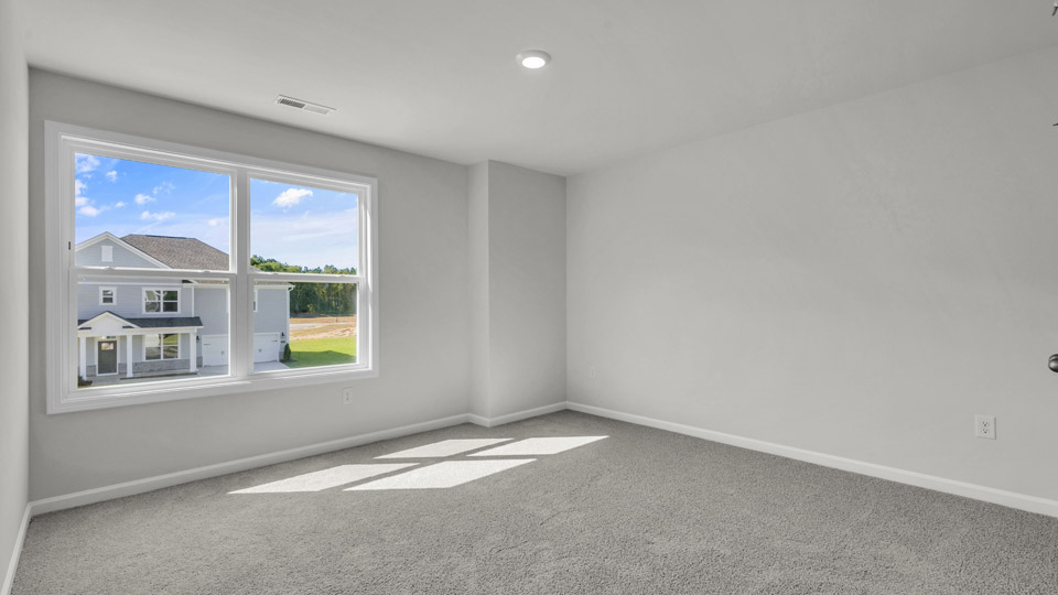 bedroom with carpet flooring