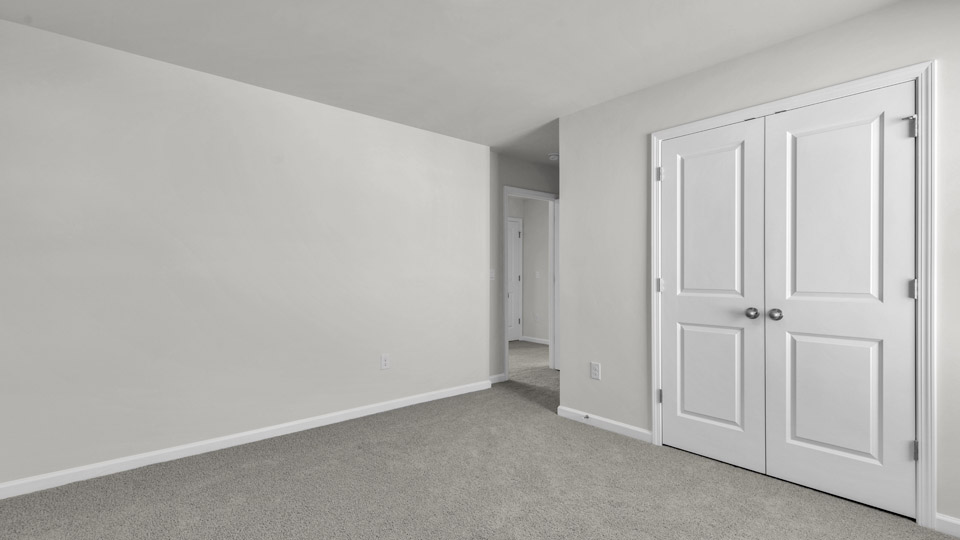 bedroom with carpet flooring